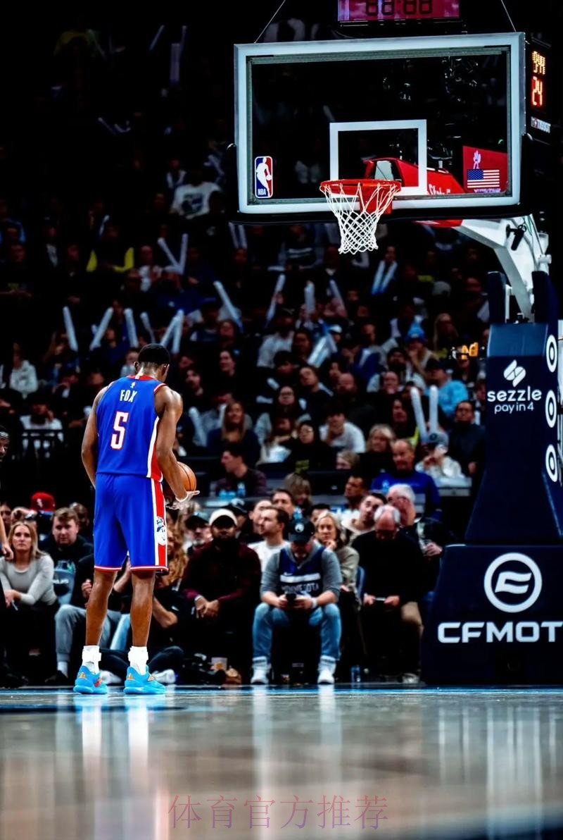 福克斯挺身而出 突破上篮止住颓势